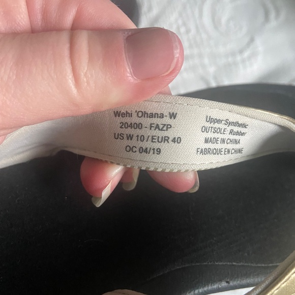 Like new Olukai Flip flop sandals - Picture 5 of 5